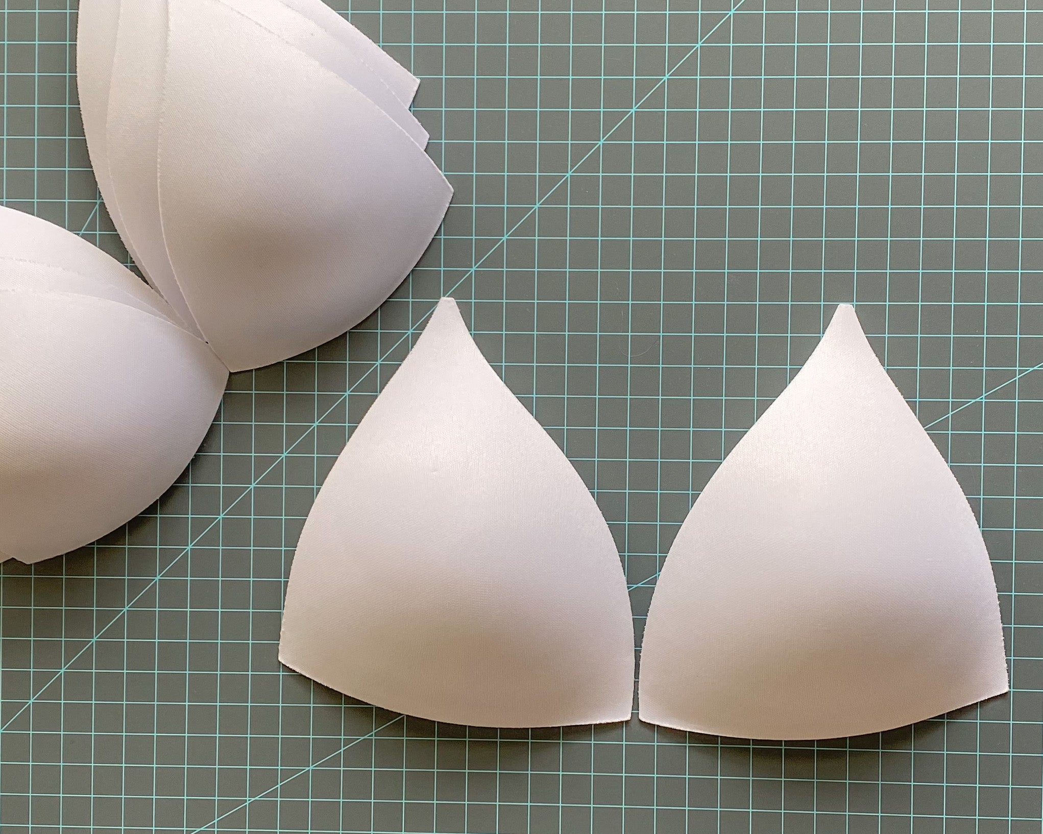 Thin Padding Molded Bra Cups with Seams – Costura Secret Shop